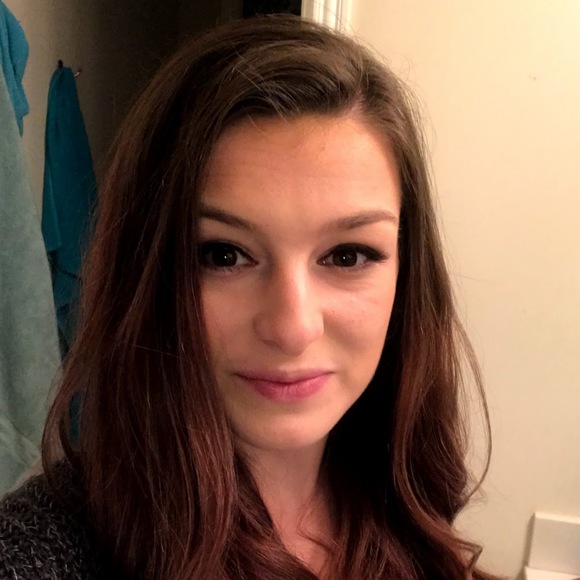 Meet your Posher, Mckenzie - Picture 1 of 1